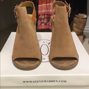 Steve Madden tan suede heel